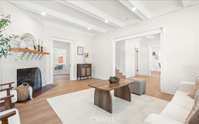 Detail Gallery Image 10 of 44 For 1720 S Kingsley, Los Angeles,  CA 90006 - 4 Beds | 3 Baths