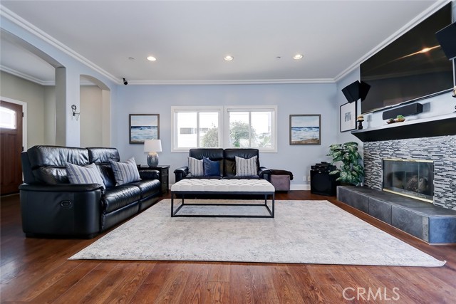 2409 Voorhees Avenue, Redondo Beach, California 90278, 4 Bedrooms Bedrooms, ,2 BathroomsBathrooms,Residential,Sold,Voorhees,SB21187406