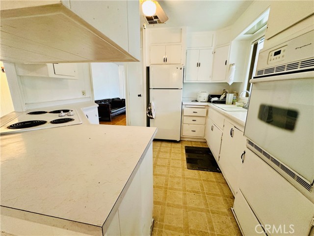 Detail Gallery Image 9 of 31 For 323 N Euclid St #148,  Santa Ana,  CA 92703 - 4 Beds | 2 Baths