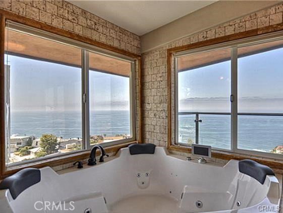 Detail Gallery Image 25 of 26 For 621 Loretta Dr, Laguna Beach,  CA 92651 - 5 Beds | 4/1 Baths