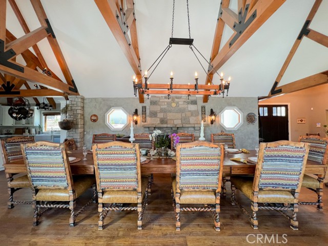 923 Lake Edge Way, Lake Arrowhead CA: https://media.crmls.org/medias/1c3fc810-6a8f-4769-ab65-df28e3056fd4.jpg