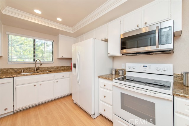 Detail Gallery Image 19 of 44 For 2240 N Legion Dr #217,  Signal Hill,  CA 90755 - 3 Beds | 2/1 Baths
