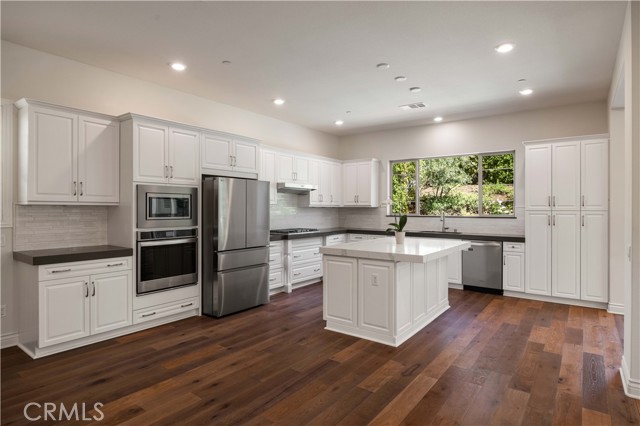 Detail Gallery Image 6 of 52 For 1999 Aliso Peak, Lake Forest,  CA 92610 - 5 Beds | 4/1 Baths