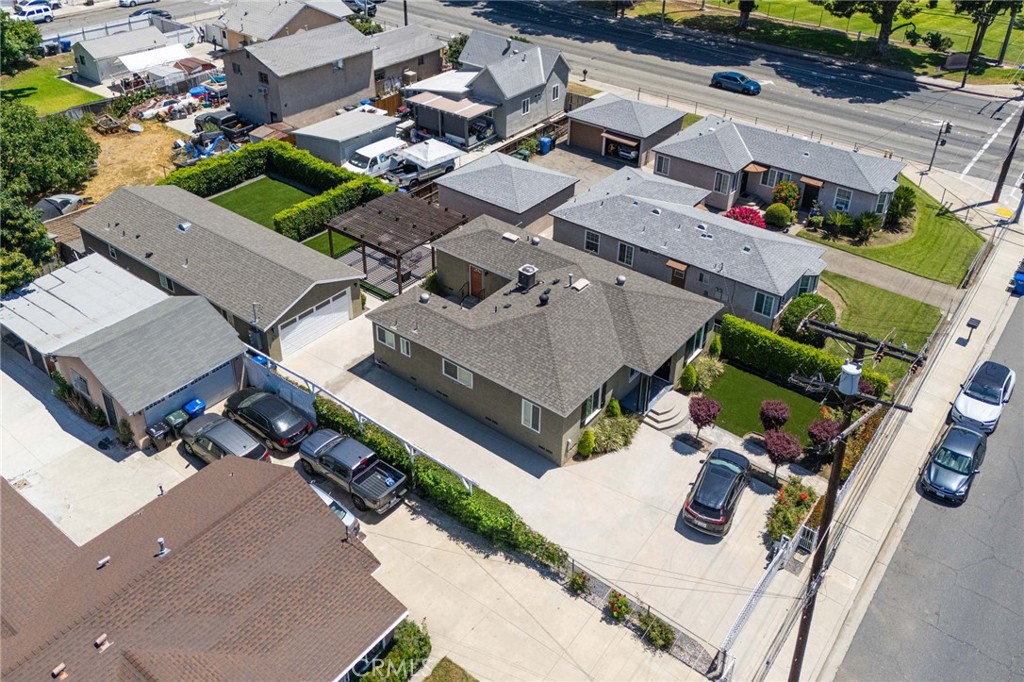 MLS #OC25147950 img 11