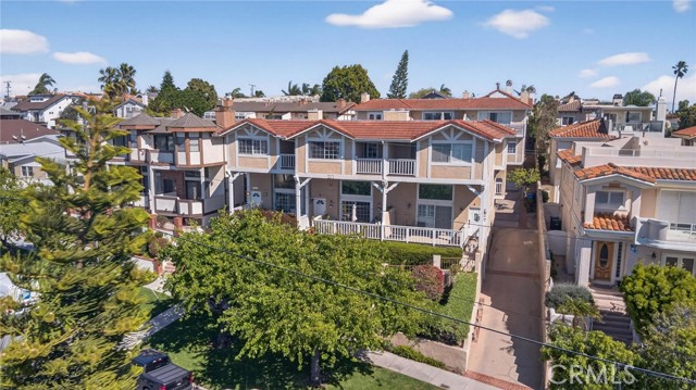 Detail Gallery Image 39 of 43 For 222 S Guadalupe Ave #1,  Redondo Beach,  CA 90277 - 4 Beds | 2/1 Baths