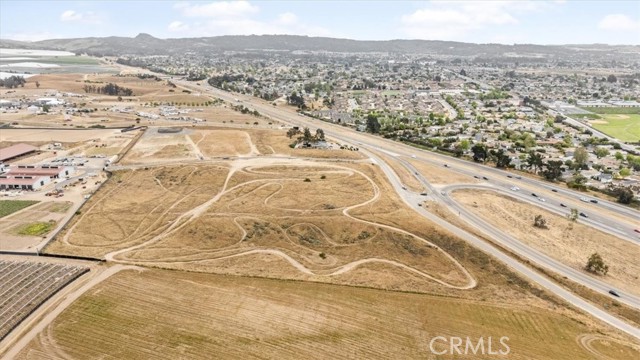 3920 S US Highway 101, Santa Maria CA: https://media.crmls.org/medias/1c42b64a-b291-4956-ab55-9ab7787b7501.jpg