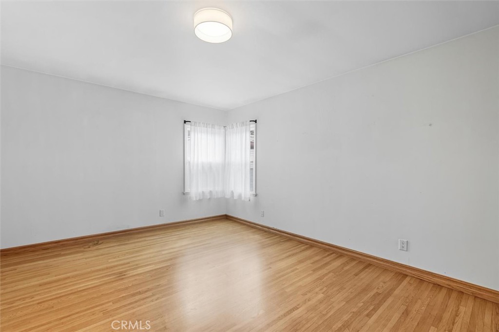 https://media.crmls.org/medias/1c42c267-2480-4024-a929-6e74eb5cb669.jpg?preset=X-Large
