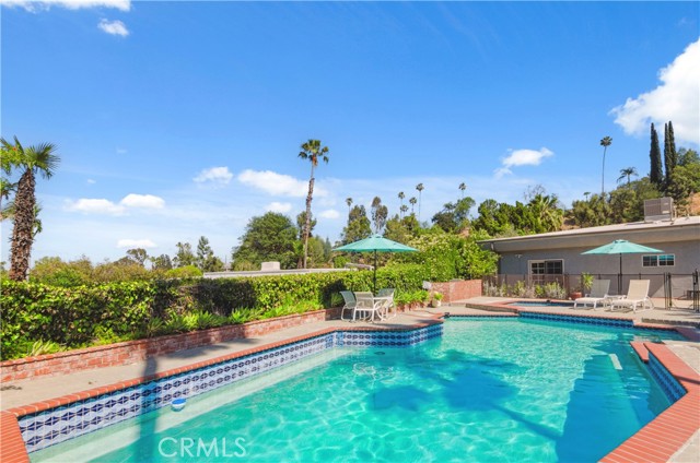 20283 Lorenzana Drive, Woodland Hills CA: https://media.crmls.org/medias/1c43d3b3-c7a4-43c9-bdf7-d0402eb5a8f0.jpg