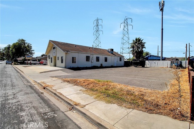 Detail Gallery Image 4 of 52 For 335 N Grant Ave, Manteca,  CA 95336 - 5 Beds | 3/2 Baths