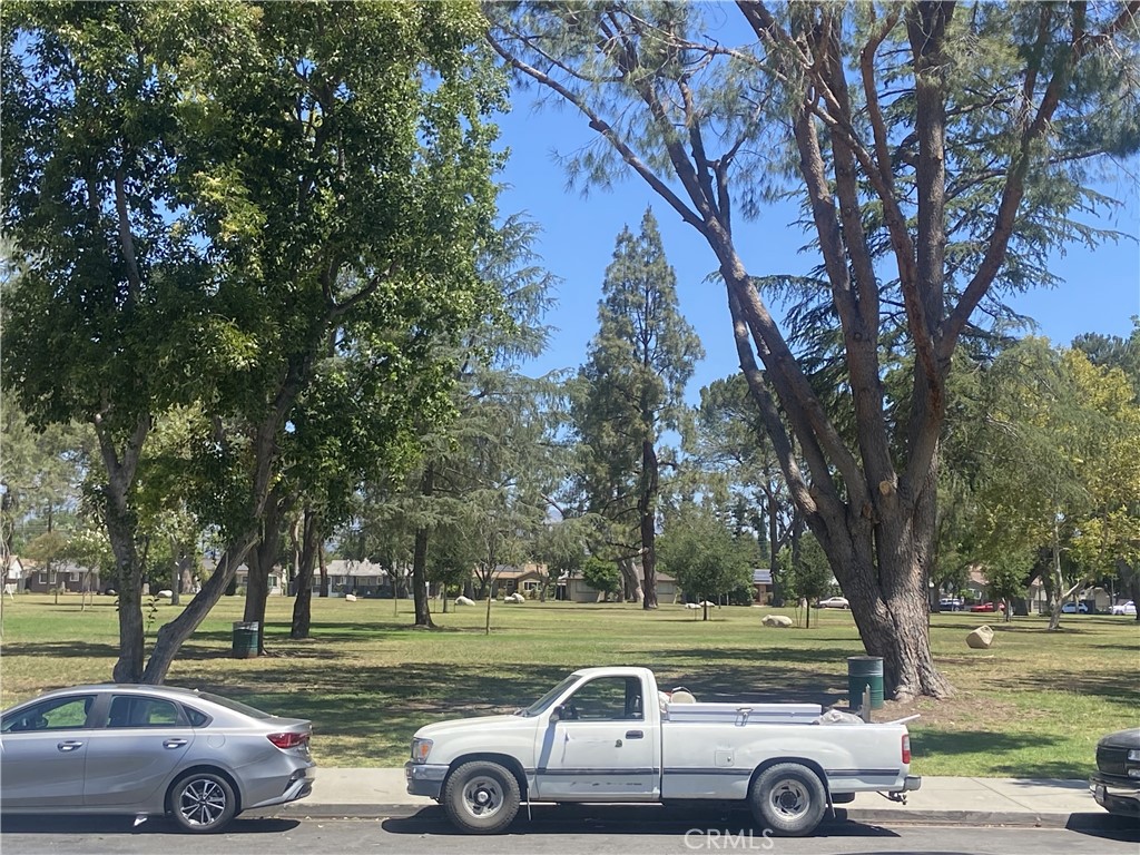 https://media.crmls.org/medias/1c46c827-fe3e-43f8-8d91-80c657202755.jpg?preset=X-Large