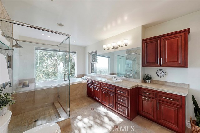Detail Gallery Image 36 of 66 For 11832 S Circle Dr, Whittier,  CA 90601 - 5 Beds | 6/1 Baths