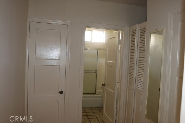 Detail Gallery Image 12 of 18 For 16805 Sherman Way, Lake Balboa,  CA 91406 - – Beds | – Baths