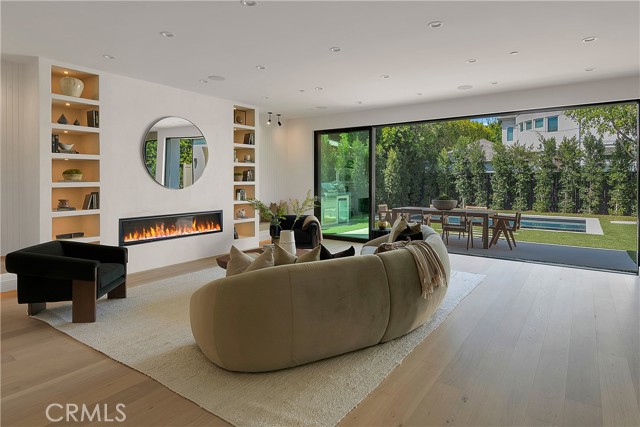 4455 Katherine Avenue, Sherman Oaks CA: https://media.crmls.org/medias/1c483d2d-35cb-4003-9aff-89e52bbda1c3.jpg