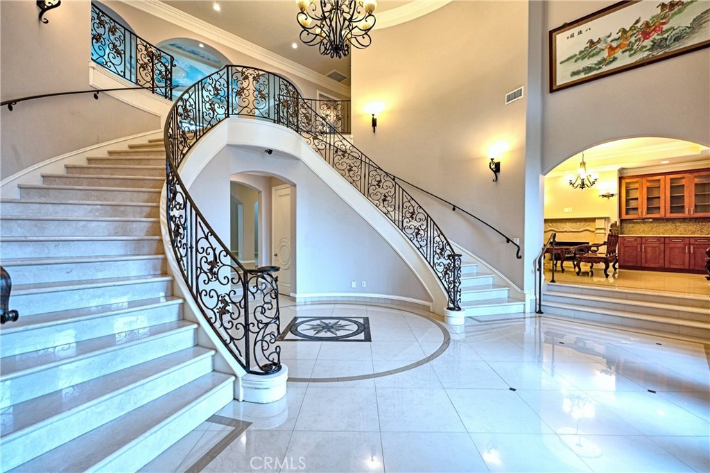 https://media.crmls.org/medias/1c492782-af9f-4216-b51c-6b114ac30d4a.jpg?preset=X-Large