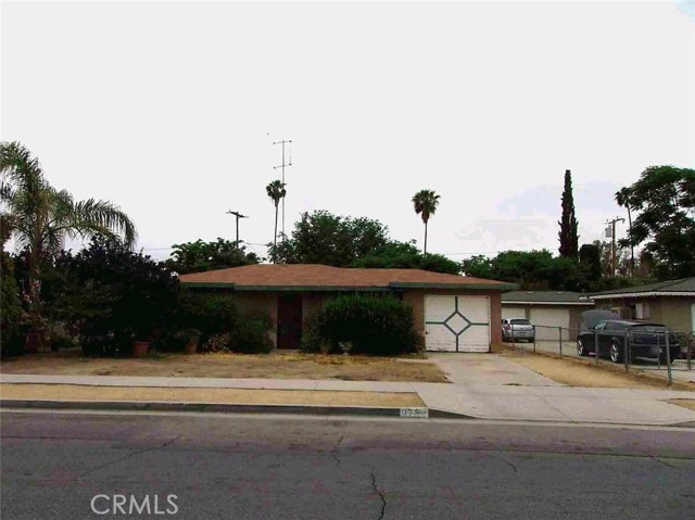 975 E Oakland Ave, Hemet, CA 92543