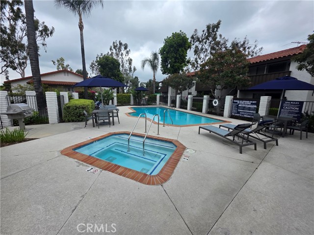 1460 W Foothill Boulevard, Upland CA: https://media.crmls.org/medias/1c49ca59-9482-432d-88c5-358f3f832a33.jpg