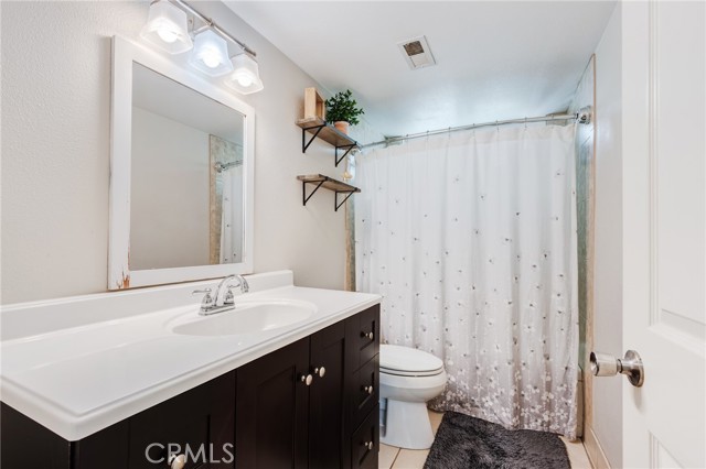 395 E Monterey Road, Corona CA: https://media.crmls.org/medias/1c49e5da-4f80-4667-a29c-9af52d444ad1.jpg