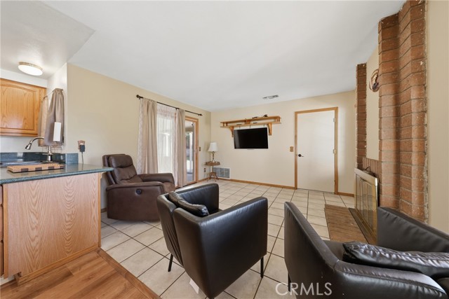 Detail Gallery Image 10 of 42 For 100 Amber Ct, Redlands,  CA 92374 - 3 Beds | 2 Baths