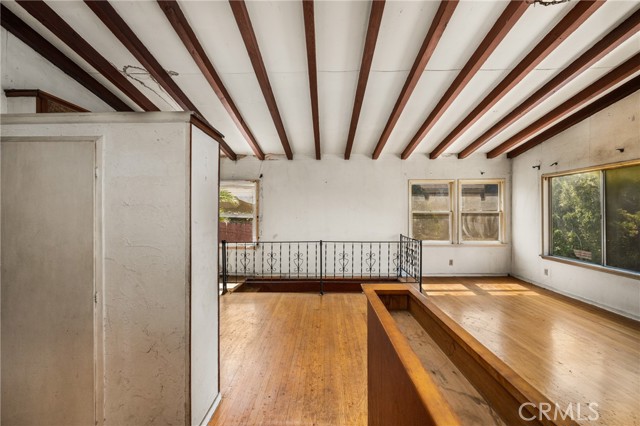 Detail Gallery Image 9 of 40 For 4939 Lowell Ave, La Crescenta,  CA 91214 - 3 Beds | 1 Baths