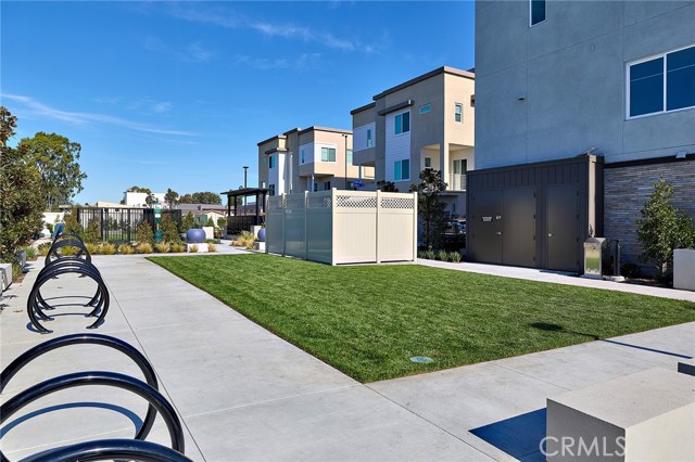 Detail Gallery Image 22 of 33 For 7251 Aura Cir, Huntington Beach,  CA 92647 - 4 Beds | 3/1 Baths