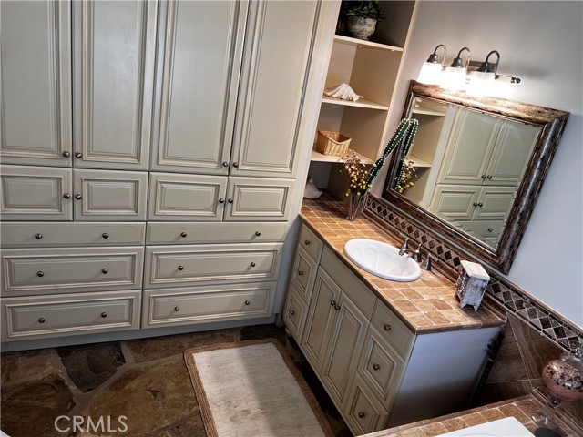 4621 Wayne Road, Corona del Mar CA: https://media.crmls.org/medias/1c4b16e2-0fcf-4100-9a6e-55c9eabace84.jpg