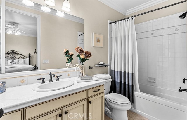 Detail Gallery Image 40 of 75 For 26012 Horseshoe Cr, Laguna Hills,  CA 92653 - 5 Beds | 5/1 Baths