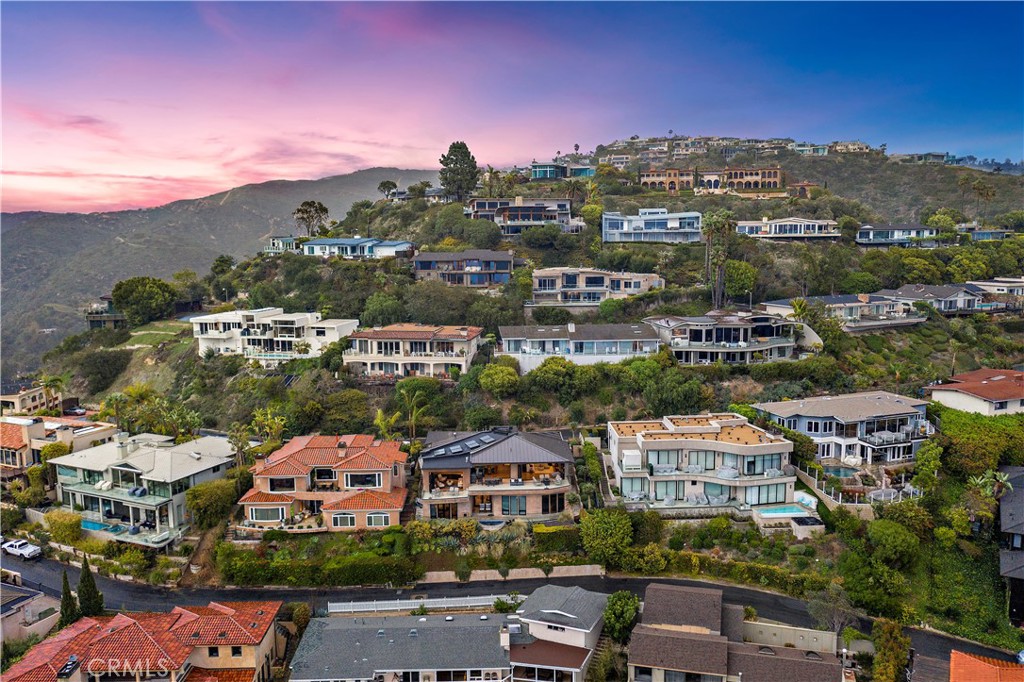 1c4b79ab 7734 4f53 9e51 A379f48c4e65