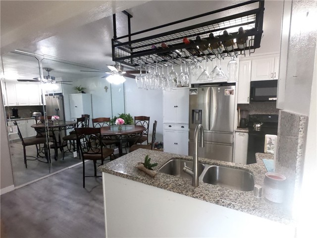 Detail Gallery Image 8 of 50 For 21372 Brookhurst St #417,  Huntington Beach,  CA 92646 - 3 Beds | 2 Baths