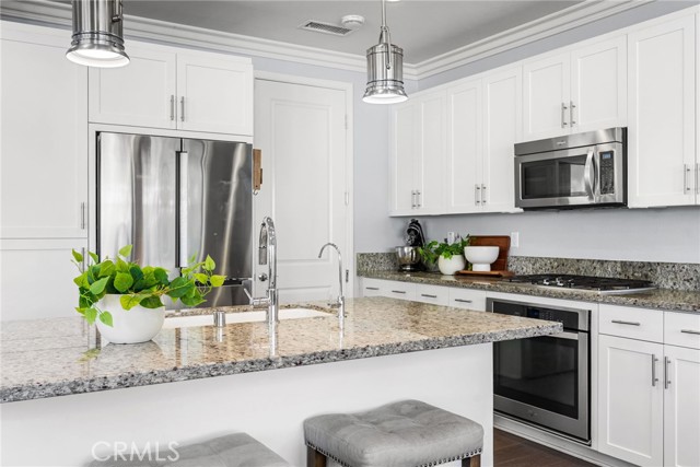 Detail Gallery Image 9 of 38 For 17 Clover, Lake Forest,  CA 92630 - 3 Beds | 2/1 Baths