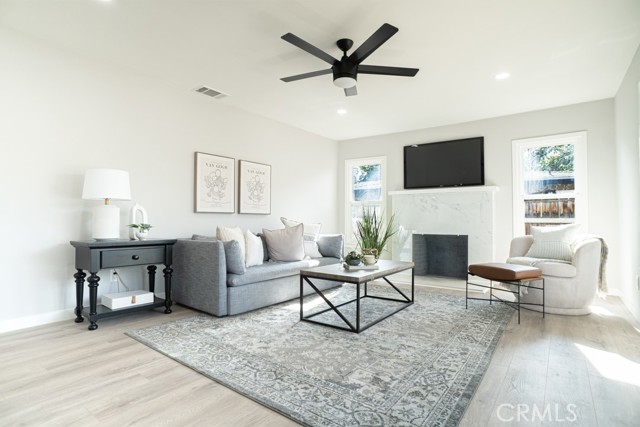 140 S Thompson Street, Hemet CA: https://media.crmls.org/medias/1c4c5ba8-7362-4caf-935d-0b815300eba1.jpg