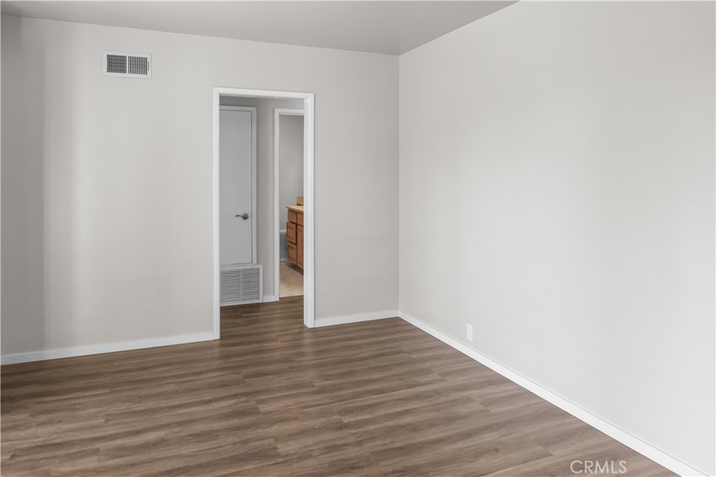 MLS #WS25272783 image #3