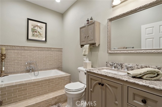 5347 Hinton Avenue, Woodland Hills CA: https://media.crmls.org/medias/1c4cde0c-2bbc-46e0-8511-6d3cb6d08e93.jpg