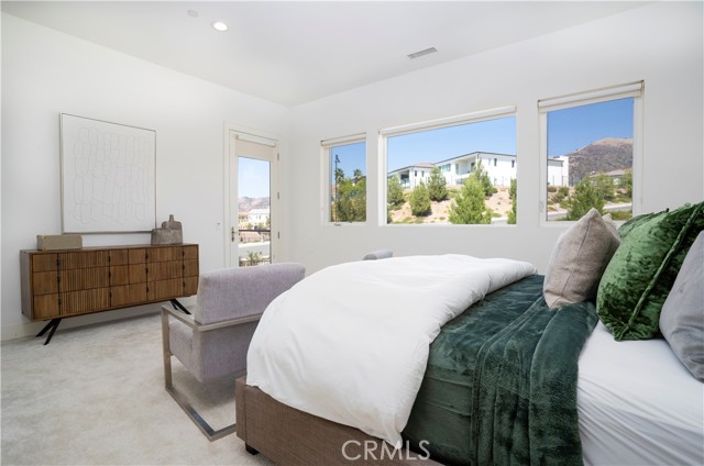 Detail Gallery Image 12 of 20 For 20615 W Hummingbird Ct, Porter Ranch,  CA 91326 - 5 Beds | 5/1 Baths