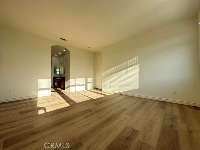 7144 Silverwood Drive, Eastvale CA: https://media.crmls.org/medias/1c4decdd-a35b-4151-9e12-84365438ff73.jpg