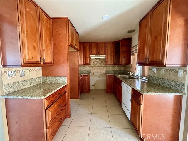 36961 SPANISH BROOM DR,, Palmdale CA: https://media.crmls.org/medias/1c4e41f6-66d0-4d68-88bf-12d673d838c5.jpg