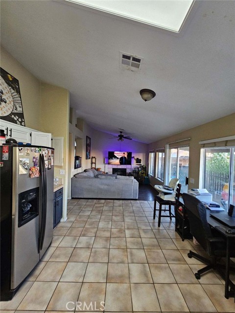 Detail Gallery Image 16 of 39 For 13240 Country Ct, Victorville,  CA 92392 - 3 Beds | 2 Baths