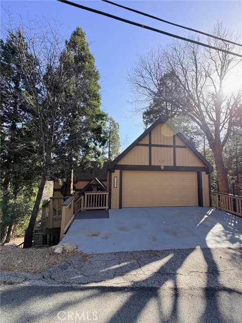 Detail Gallery Image 2 of 4 For 27403 Alpen Dr, Lake Arrowhead,  CA 92352 - 4 Beds | 3 Baths