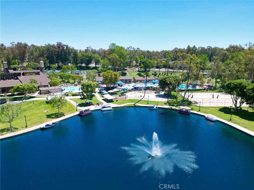 https://media.crmls.org/medias/1c4fabb6-47b7-4ca1-b86b-d7c589646752.jpg?preset=X-Large