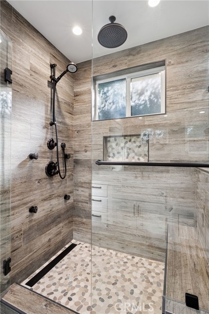 Image 17 of 36 For 60 Loma Vista