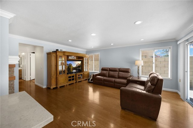 4350 Bennington Court, Chino CA: https://media.crmls.org/medias/1c511832-799b-4556-81c6-4748f6ea720e.jpg