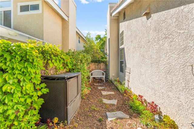 27054 Riversbridge Way, Valencia CA: https://media.crmls.org/medias/1c514789-c8db-4e5d-a815-d3e84ddf9679.jpg