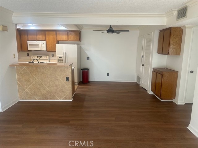 5 Country Mile Road, Pomona CA: https://media.crmls.org/medias/1c517c7f-0fa0-4119-9830-16ab93d9016c.jpg