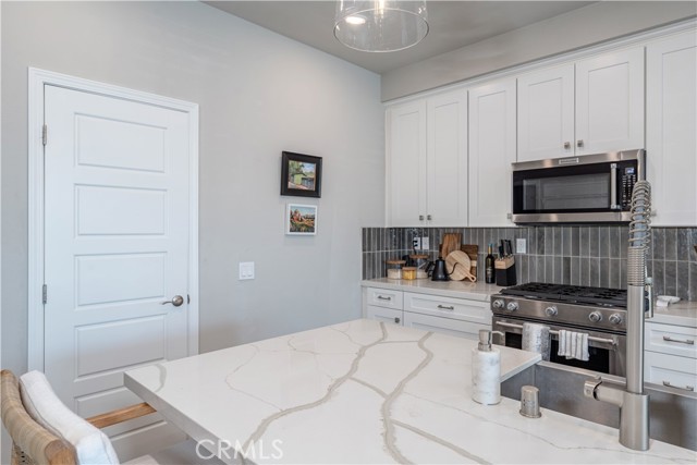 19209 Tideline Court, Huntington Beach CA: https://media.crmls.org/medias/1c52066c-f5aa-4396-9827-9827c80f0cd4.jpg