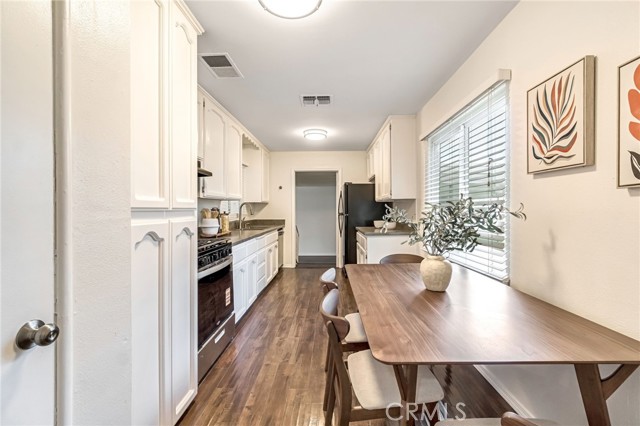 Detail Gallery Image 8 of 28 For 6048 N Del Mar, Fresno,  CA 93704 - 3 Beds | 2/1 Baths