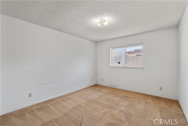 Detail Gallery Image 14 of 19 For 4782 W Austin Way, Fresno,  CA 93722 - 3 Beds | 2 Baths