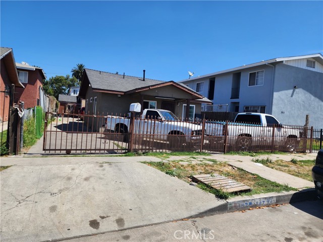 147 E 95th Street, Los Angeles CA: https://media.crmls.org/medias/1c527a27-c26f-4cc5-a309-716d8429d503.jpg