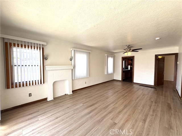 Detail Gallery Image 2 of 23 For 1049 W 65th Pl, Los Angeles,  CA 90044 - 3 Beds | 1 Baths