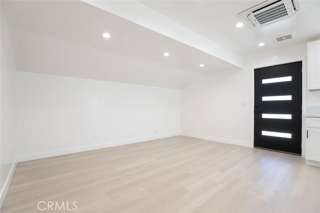 Detail Gallery Image 6 of 11 For 11321 Collett Ave, Granada Hills,  CA 91344 - 0 Beds | 1 Baths