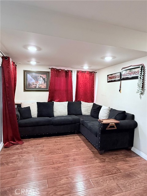 5162 E Florence Avenue Spc., Bell CA: https://media.crmls.org/medias/1c53135b-6be2-442c-82b9-65cfbad78475.jpg