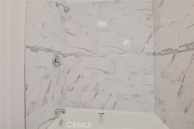9218 Hooper Avenue, Los Angeles CA: https://media.crmls.org/medias/1c53abc1-1cd2-4955-9036-29d2bb1f9775.jpg